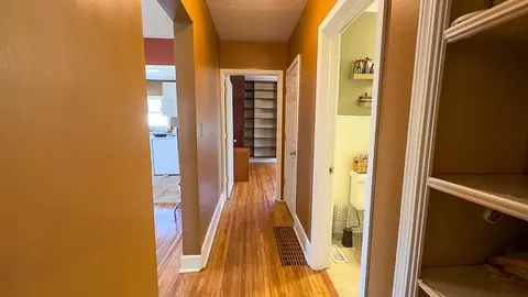 Entry Way - 2016 E Jackson St, Bloomington, IL 61701 photo 2 of 5