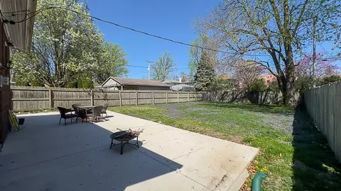 Exterior - 2016 E Jackson St, Bloomington, IL 61701 photo 11 of 14