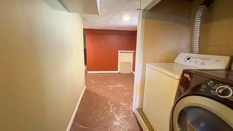 Entry Way - 2016 E Jackson St, Bloomington, IL 61701 photo 4 of 5