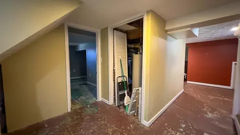 Entry Way - 2016 E Jackson St, Bloomington, IL 61701 photo 3 of 5