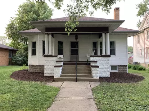 104 E Chestnut St, Fairbury, IL 61739