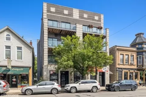 2104 W Belmont Ave #3E, Chicago, IL 60618