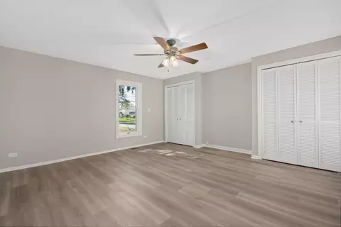 Bedroom - 427 Delles Rd, Wheaton, IL 60187 photo 1 of 7