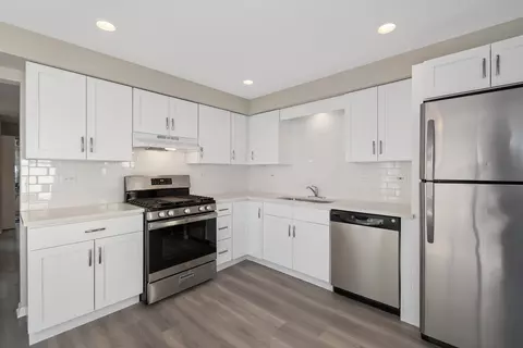 Kitchen - 427 Delles Rd, Wheaton, IL 60187 photo 1 of 4