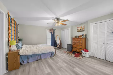 Bedroom - 427 Delles Rd, Wheaton, IL 60187 photo 3 of 7