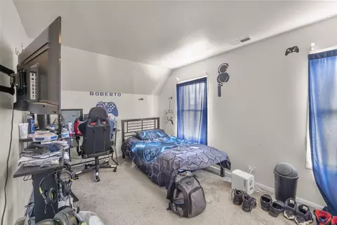 Bedroom - 427 Delles Rd, Wheaton, IL 60187 photo 6 of 7