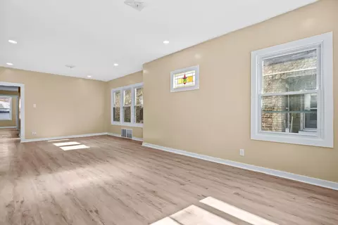 Living - 10539 S Eggleston Ave, Chicago, IL 60628 photo 2 of 3