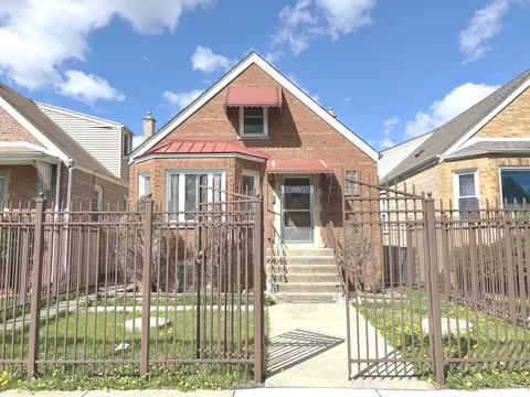 7136 S Whipple St, Chicago, IL 60629