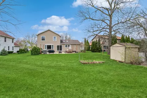 Exterior - 721 Hackberry Ln, Algonquin, IL 60102 photo 2 of 5