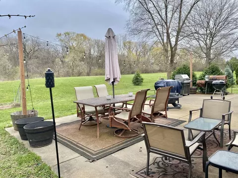 Exterior - 721 Hackberry Ln, Algonquin, IL 60102 photo 3 of 5