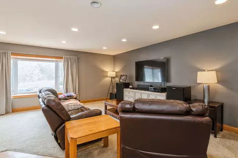 Living - 721 Hackberry Ln, Algonquin, IL 60102 photo 3 of 3