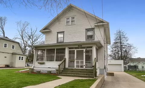 1626 S Chicago Ave, Freeport, IL 61032