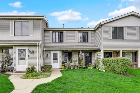 1011 Polk Ct, Vernon Hills, IL 60061