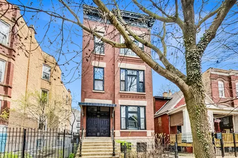 855 N Mozart St, Chicago, IL 60622