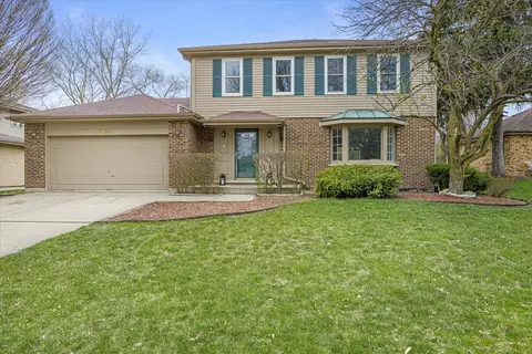 7756 Wakefield Dr, Darien, IL 60561