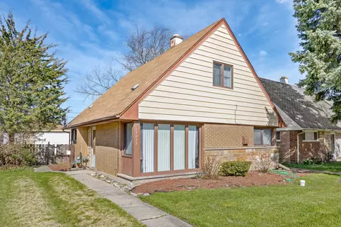 17022 Oakwood Ave, Lansing, IL 60438