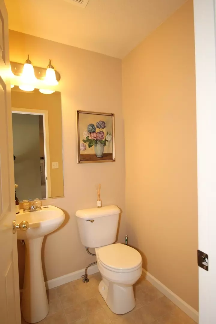 Bath - 923 E Shelbourne Dr, Normal, IL 61761 photo 1 of 5