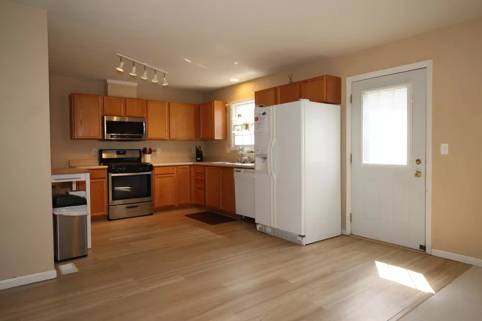 Kitchen - 923 E Shelbourne Dr, Normal, IL 61761 photo 3 of 3