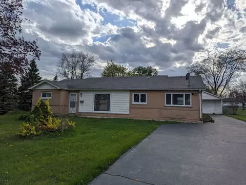 1120 Ash Rd, Hoffman Estates, IL 60169