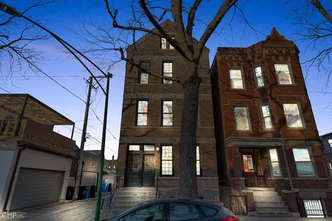 2246 W Charleston St, Chicago, IL 60647