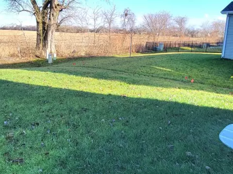 Exterior - 26524 W Red Apple Rd, Plainfield, IL 60585 photo 3 of 4