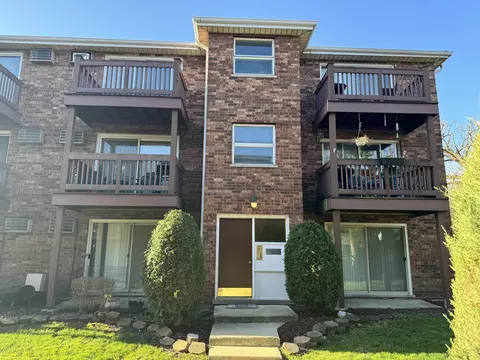 14810 Ketelaar Dr #5W, Midlothian, IL 60445