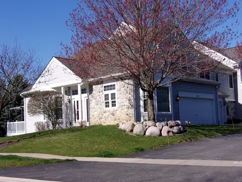 34686 Lakeside Dr, Ingleside, IL 60041