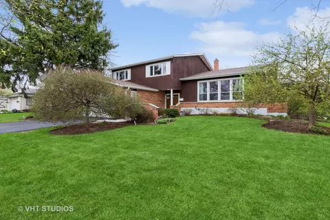 2305 N Evergreen Ave, Arlington Heights, IL 60004