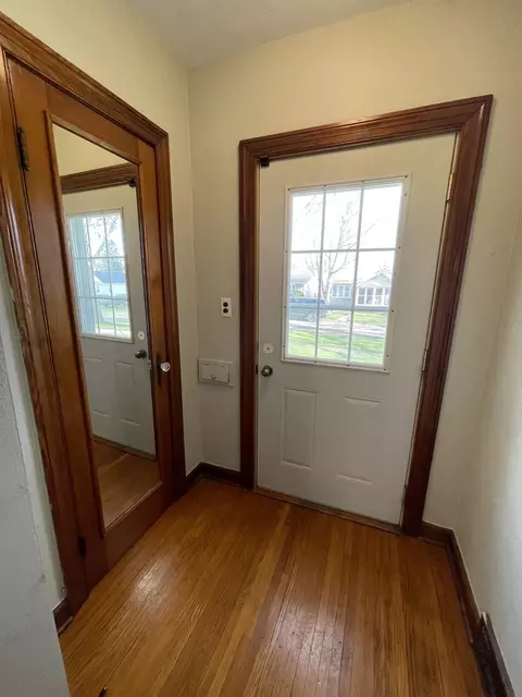 Entry Way - 117 W 3rd St, Spring Valley, IL 61362 photo 3 of 3