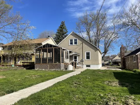 Exterior - 117 W 3rd St, Spring Valley, IL 61362 photo 3 of 9