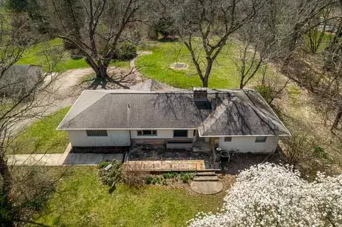 6632 Safford Rd, Rockford, IL 61101