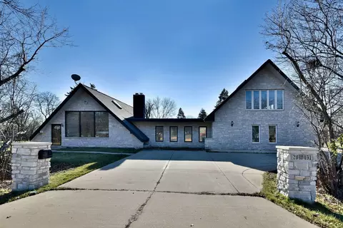 20 W451 Army Trail Blvd, Addison, IL 60101