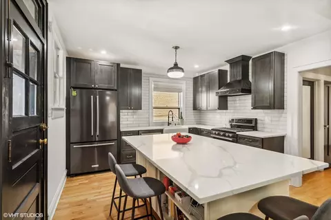 Kitchen - 3222 W Olive Ave, Chicago, IL 60659 photo 3 of 3