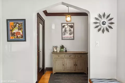 Entry Way - 3222 W Olive Ave, Chicago, IL 60659 photo 1 of 1