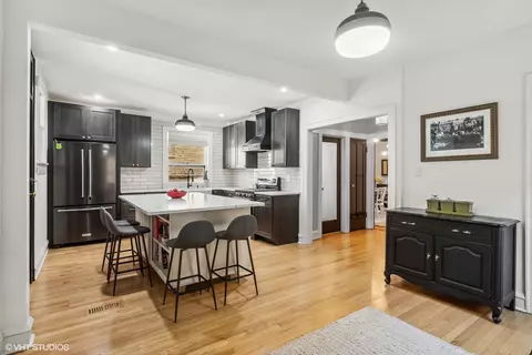 Kitchen - 3222 W Olive Ave, Chicago, IL 60659 photo 2 of 3