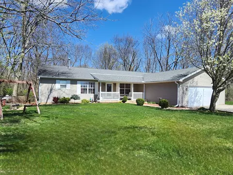 3 Holly Ct, Putnam, IL 61560