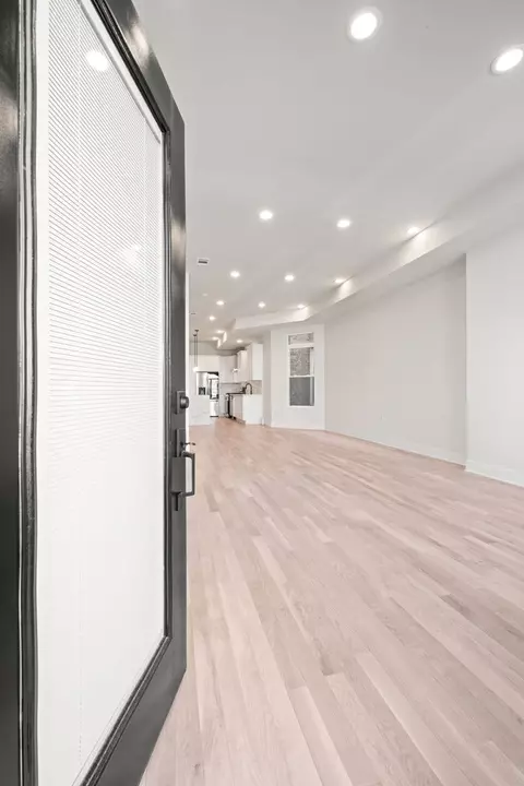4339 S Evans Ave, Chicago, IL 60653 photo 4