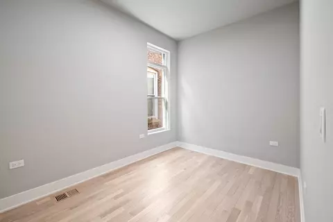 4339 S Evans Ave, Chicago, IL 60653 photo 12