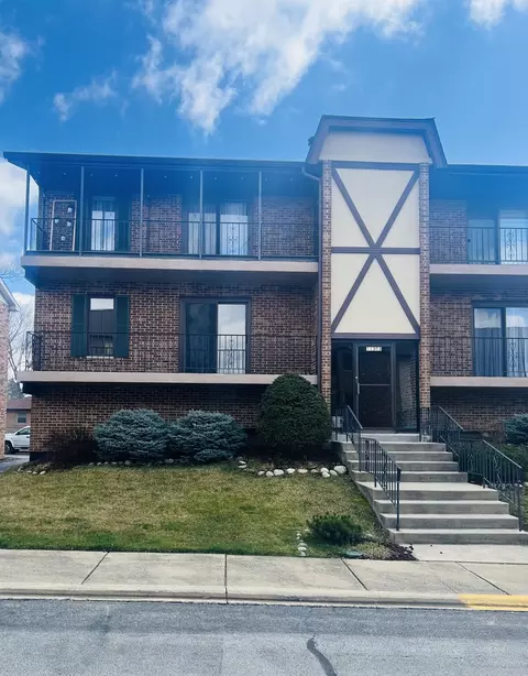 11303 Moraine Dr #A, Palos Hills, IL 60465