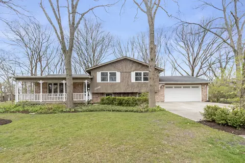 22246 S Galahad Dr, Joliet, IL 60404