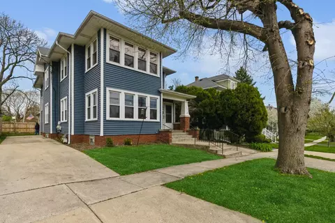312 W Maple Ave, Libertyville, IL 60048