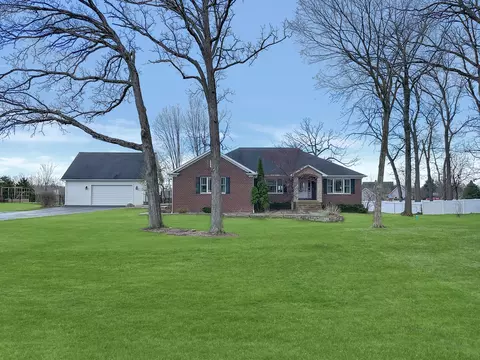 18705 Raven Hills Dr, Marengo, IL 60152