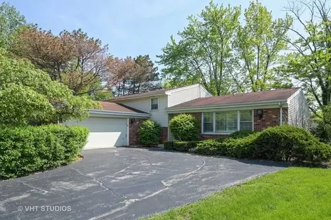 1530 Chapel Ct, Deerfield, IL 60015