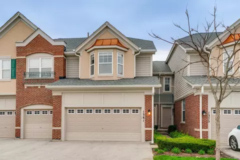 1381 N Pinehurst Dr, Vernon Hills, IL 60061