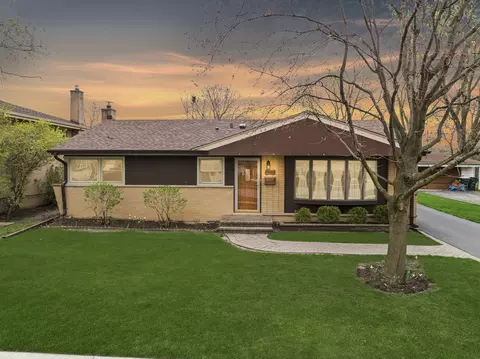 309 N Stratford Rd, Arlington Heights, IL 60004
