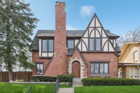 1211 N Ridgeland Ave, Oak Park, IL 60302