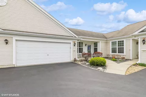 13527 Yellow Pine Dr, Huntley, IL 60142