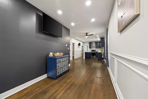Entry Way - 9407 S Rhodes Ave, Chicago, IL 60619 photo 2 of 3