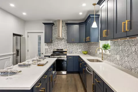 Kitchen - 9407 S Rhodes Ave, Chicago, IL 60619 photo 3 of 6