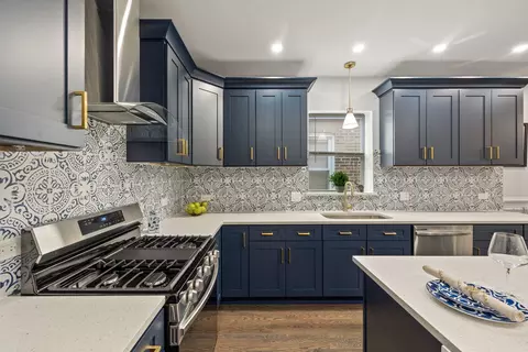 Kitchen - 9407 S Rhodes Ave, Chicago, IL 60619 photo 5 of 6
